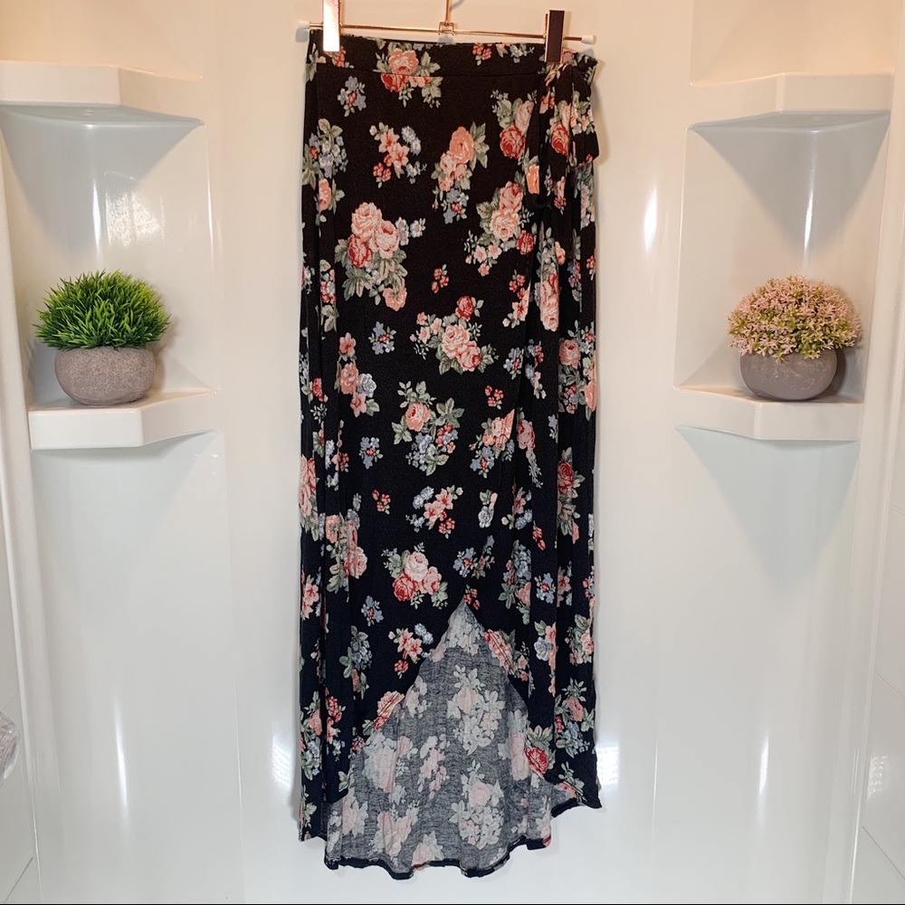 Ultra Flirt Floral Slit Maxi‎ Skirt